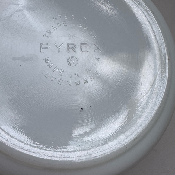 Vintage Pyrex 6” Baking Dish - Picture 4 of 4